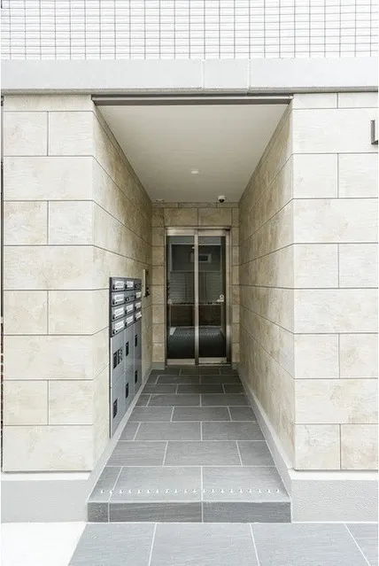 Well Square Hatagaya - Exterior - ["Flooring", "Floor", "Composite material"]