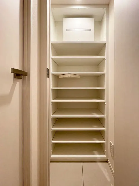 Orchid Residence Shinagawa Nakanobu - Interior - ["Shelf", "Furniture", "Cabinetry"]