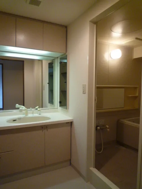 First Village Shirokanedai - Interior - ["Wood", "Cabinetry", "Fixture"]