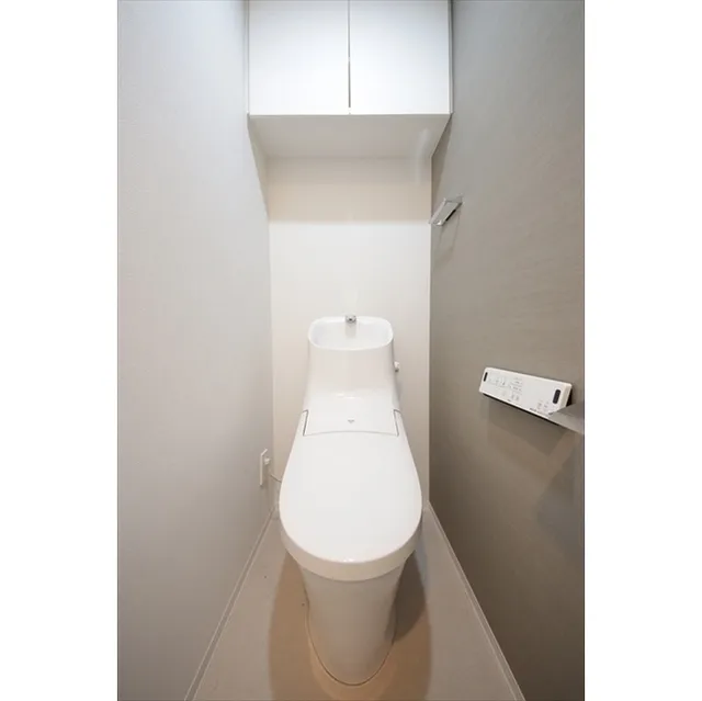 Harmony Residence Shinjuku Yotsuya - Interior - ["Toilet", "Wood", "Automotive design"]