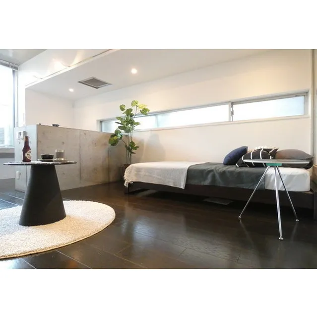 Ipse Gakugei Daigaku - Interior - ["Furniture", "Property", "Wood"]