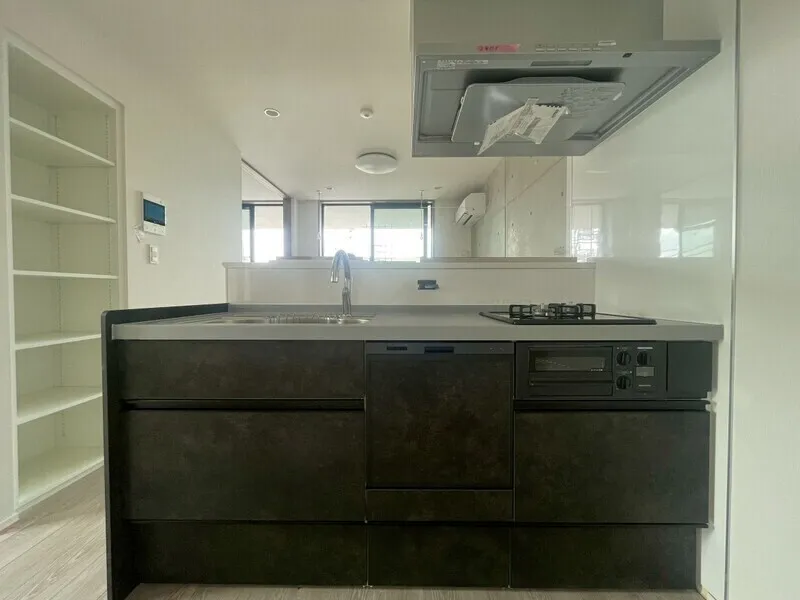 U Residence Higashiyukiya - Interior - ["Countertop", "Kitchen", "Cabinetry"]