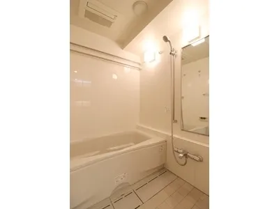 Premier Brand Yoyogi Park - Interior - ["Building", "Plumbing fixture", "House"]
