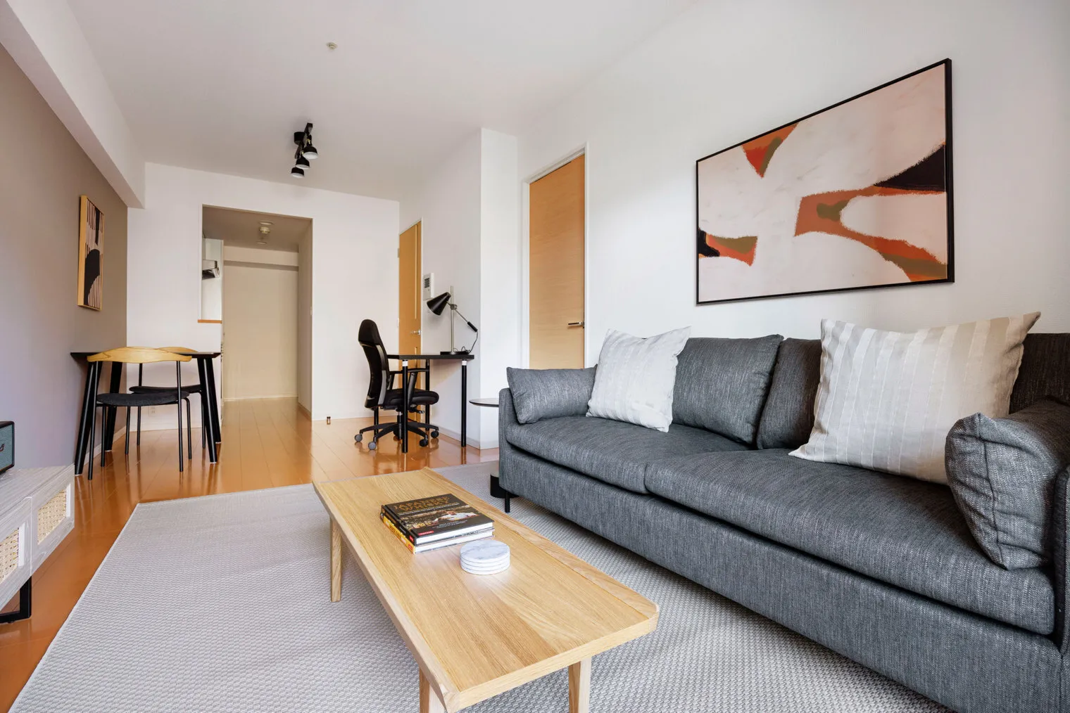 La Sante Gotanda - Interior - []