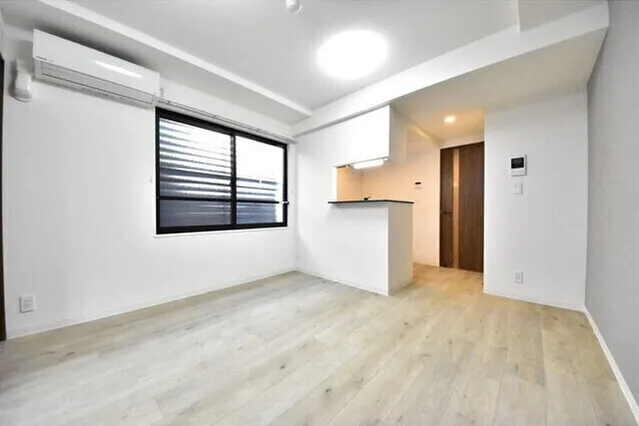 RJ Casa Sakurashinmachi - Interior - ["Property", "Window", "Building"]