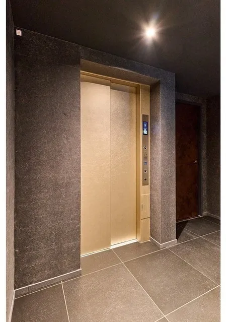 Due Oku - Exterior - ["Flooring", "Floor", "Glass"]