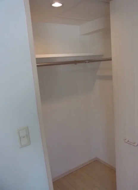 HF Mita Residence Ⅱ - Interior - ["Wood", "Flooring", "Floor"]