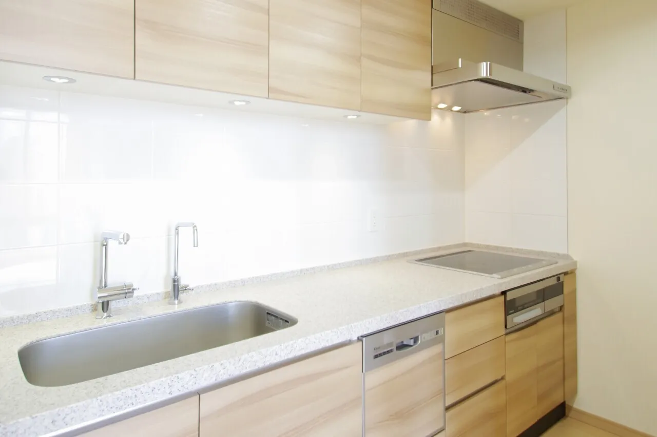 La Tour Shinjuku Grand - Interior - ["Countertop", "Kitchen", "Flooring"]