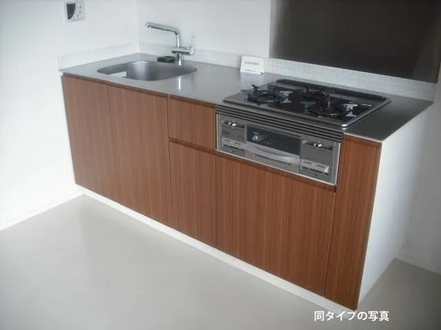 Comforia Shibaura Bauhaus - Interior - ["Cabinetry", "Countertop", "Kitchen sink"]