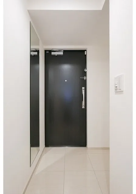 Comforia Higashiueno - Interior - ["Wall", "Flooring", "Wood"]