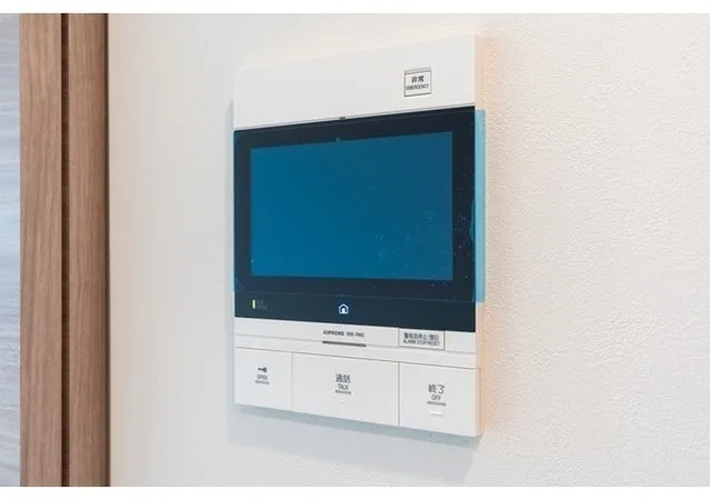 Due Asakusa - Interior - ["Communication Device", "Rectangle", "Gadget"]