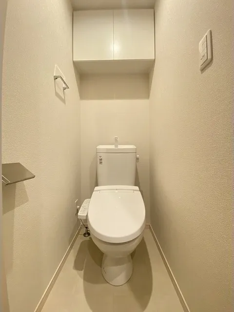 HF Shimoakatsuka Residence - Interior - ["Toilet seat", "Toilet", "Flooring"]
