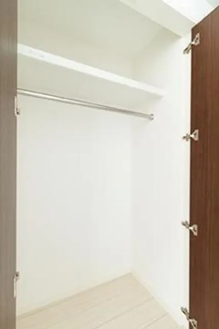 Moana Kinshi Park - Interior - ["Fixture", "Wood", "Floor"]
