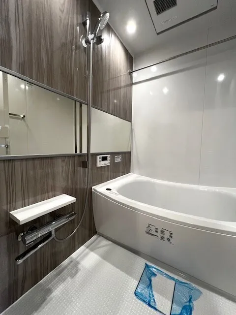 Residia Hiroo Ⅱ - Interior - ["Flooring", "Interior design", "Plumbing fixture"]