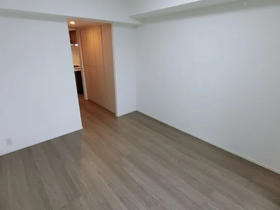 Urban Link Omori Beach - Interior - ["Wood", "Fixture", "Flooring"]