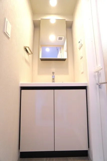 Livio Maison Ochanomizu EAST - Interior - ["Flooring", "Floor", "Interior design"]