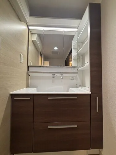 Lions Plaza Uguisudani - Interior - ["Cabinetry", "Flooring", "Bathroom Sink"]