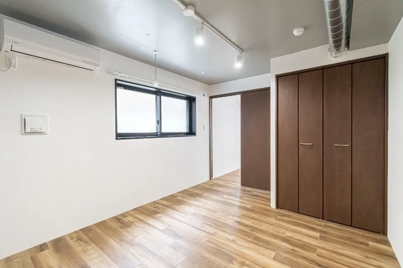 K-Suite Tokyo Toritsu Daigaku - Interior - ["Flooring", "Wood flooring", "Floor"]