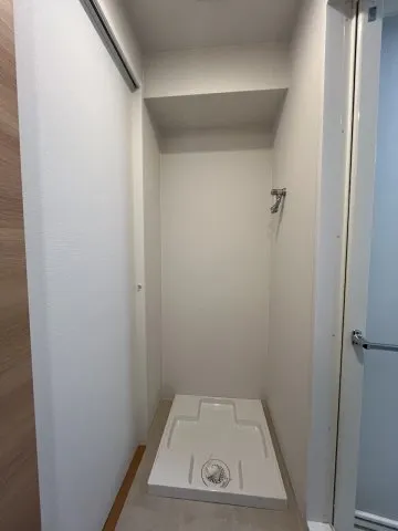 Proud Flat Sangenjaya II - Interior - ["Fixture", "Building", "Floor"]