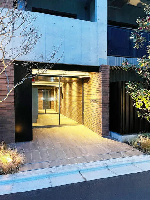 Comforia Kamimeguro - Exterior - ["Rectangle", "Building", "Shade"]