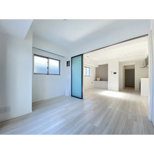 LIBR GRANT Haneda - Interior - ["Property", "Window", "Fixture"]