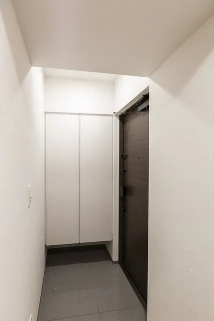 La Sante Ueno - Interior - ["Fixture", "Automotive exterior", "Handle"]