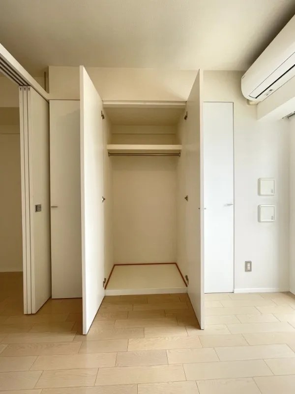 Residia Shin Okachimachi - Interior - ["Flooring", "Wall", "Floor"]