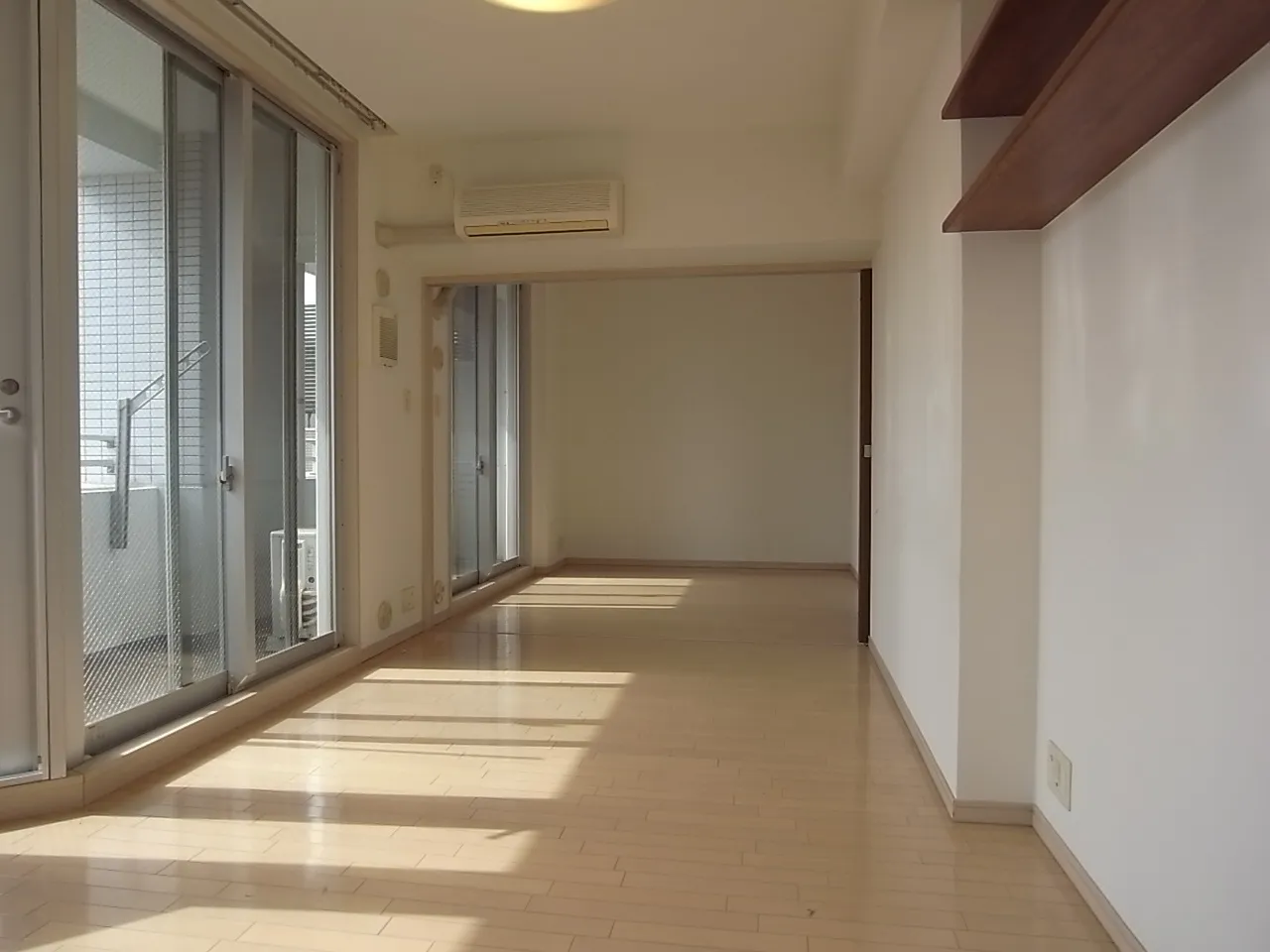 Doue Ginza East I - Interior - ["Fixture", "Building", "Wood"]