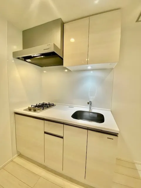 La Class Yotsuya - Interior - ["Countertop", "Cabinetry", "Building"]