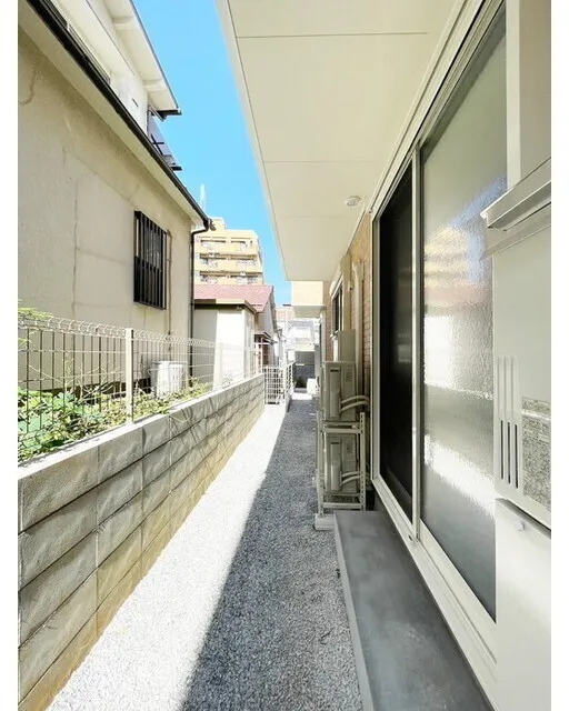 Covent Garden - Interior - ["Floor", "Composite material", "Concrete"]
