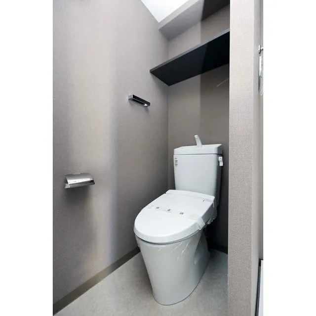 La Douceur Higashikanda - Interior - ["Toilet seat", "Toilet", "Plumbing fixture"]