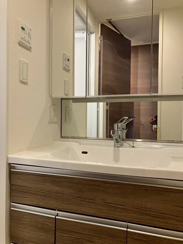 Ethid Ichigaya Yakuoji - Interior - ["Bathroom Sink", "Wood", "Flooring"]