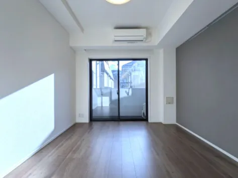 Asyl Court Higashioi - Interior - ["Flooring", "Floor", "Ceiling"]