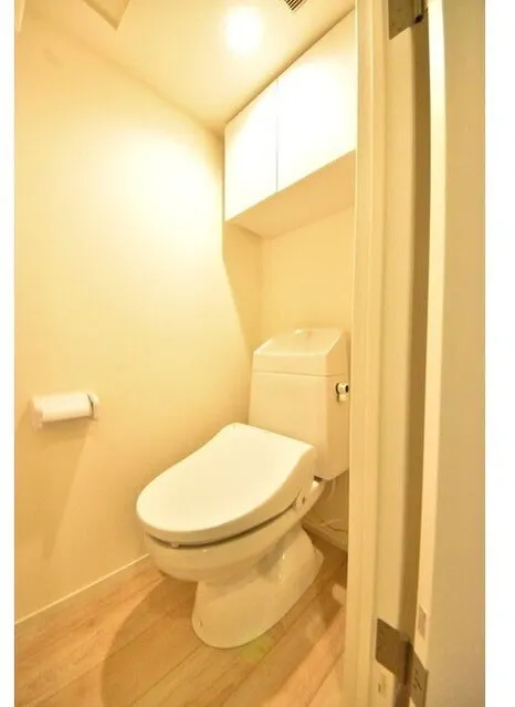 Tiger Ebara Nakanobu - Interior - ["Toilet seat", "Toilet", "Plumbing fixture"]