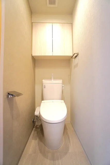 Livio Maison Ochanomizu EAST - Interior - ["Toilet seat", "Flooring", "Toilet"]