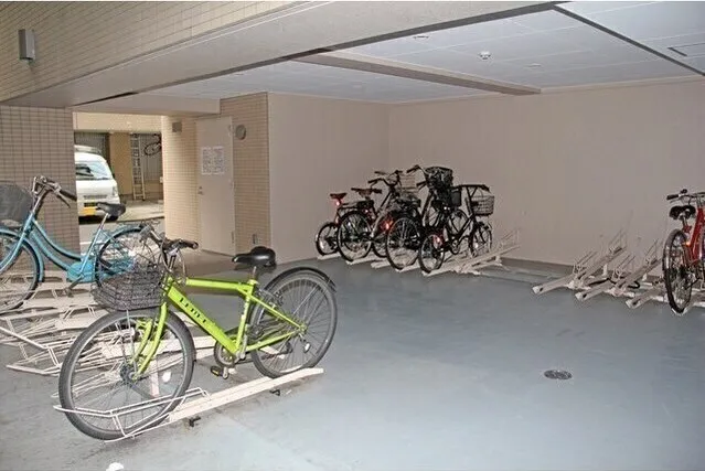 Van Vert Nihonbashi - Other - ["Flooring", "Floor", "Bicycle frame"]