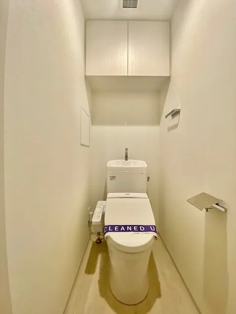 La Class Yotsuya - Interior - ["Building", "Automotive design", "Service"]