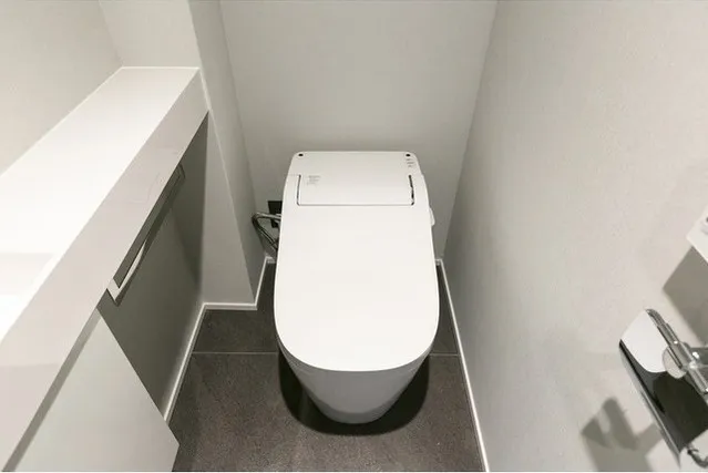 LEGALAND Yotsuya 3-Chome - Interior - ["Plumbing fixture", "Toilet seat", "Toilet"]
