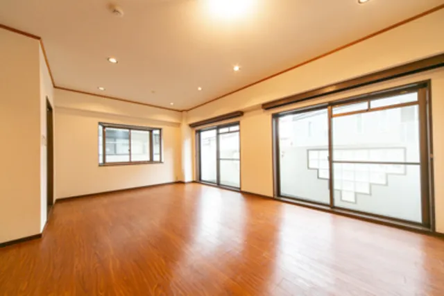 Orchid Yoyogi Uehara - Interior - ["Building", "Window", "Fixture"]