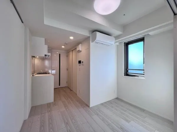 Brillia Ist Oimachi - Interior - ["Flooring", "Floor", "Ceiling"]