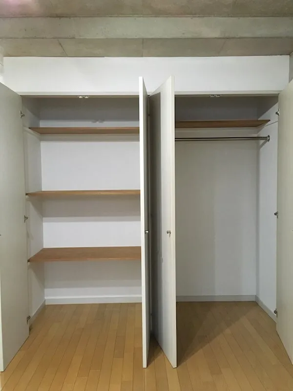 Latiera Yutenji - Interior - ["Wood", "Shelf", "Shelving"]