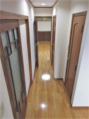 5-3-5 Kamimeguro, Meguro-Ku, Tokyo - Interior - ["Brown", "Door", "Fixture"]