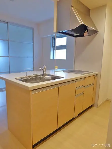 New City Apartments Shiba Park - Interior - ["Room", "Property", "Cabinetry"]
