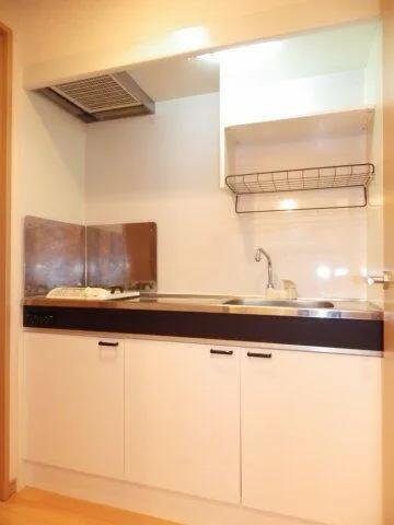 Sereno S2 - Interior - ["Kitchen", "Wood", "Kitchen Sink"]