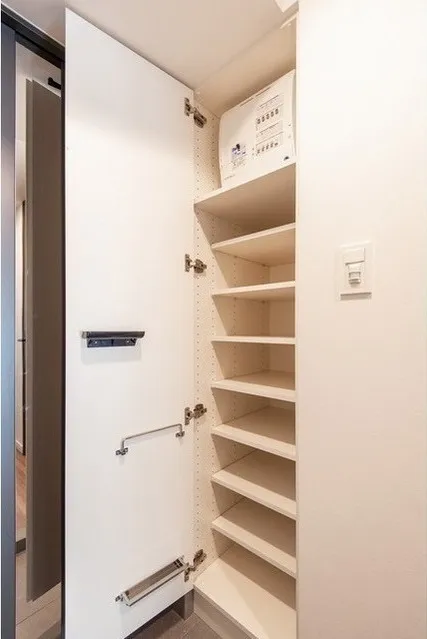 Azure Terrace Toyocho - Interior - ["Furniture", "Door", "Fixture"]