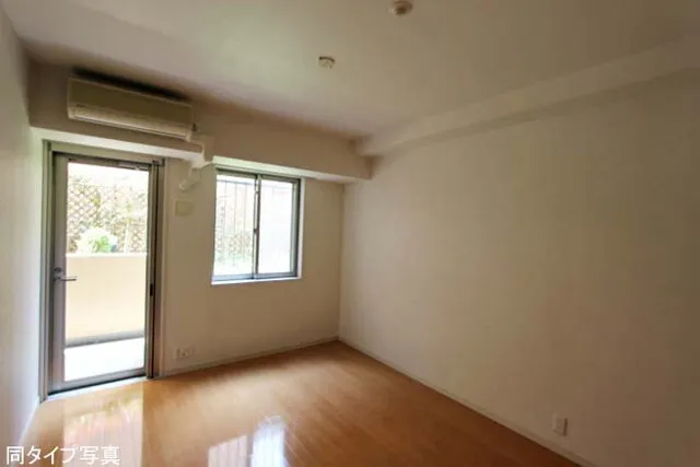 Comforia Himonya - Interior - ["Window", "Fixture", "Building"]