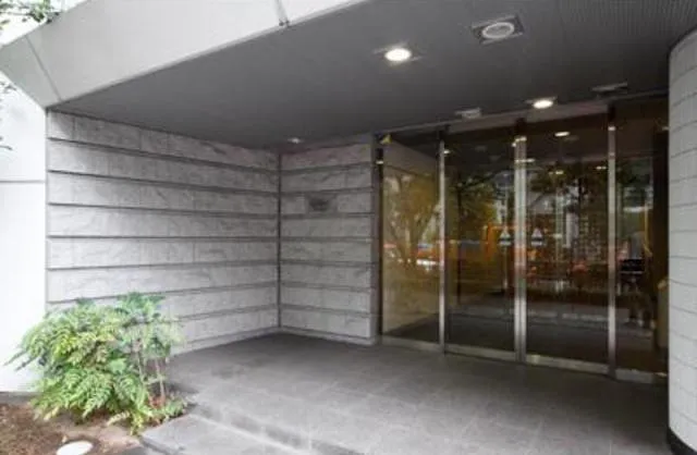 Riverte Tsukishima - Exterior - Building entrance