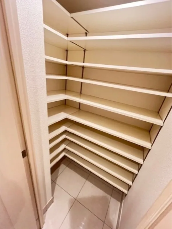West Park Tower Ikebukuro - Interior - ["Wood", "Shelving", "Flooring"]