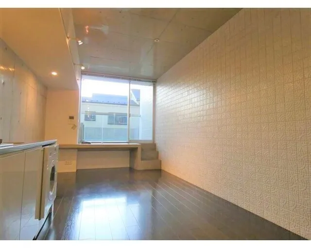 Ipse Gakugei Daigaku - Interior - ["Flooring", "Floor", "Ceiling"]