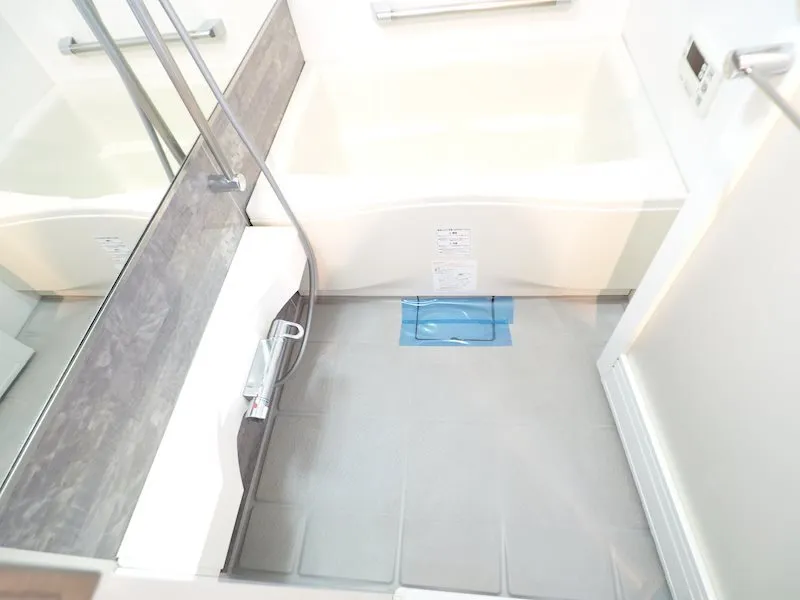 Residia Bunkyo Honkomagome - Interior - ["Plumbing fixture", "Flooring", "Bathtub"]